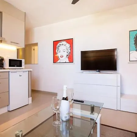 1 Bedroom For 4 People In Tenerife אדחה