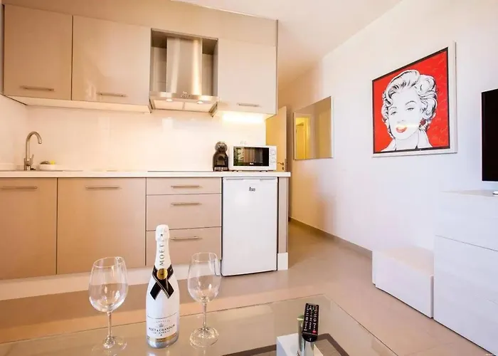 1 Bedroom For 4 People In Tenerife Appartamento