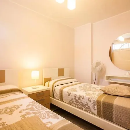 1 Bedroom For 4 People In Tenerife