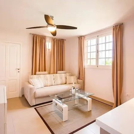 1 Bedroom For 4 People In Tenerife Lägenhet