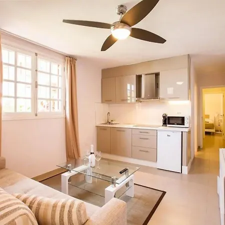 1 Bedroom For 4 People In Tenerife Lägenhet